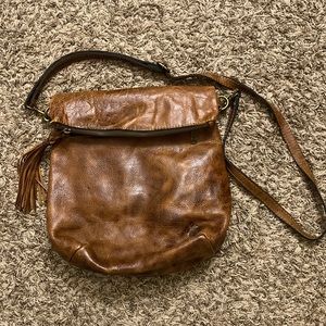 💙 Bundle 6 items for 20% off - Patricia Nash Distressed shoulder/crossbody bag